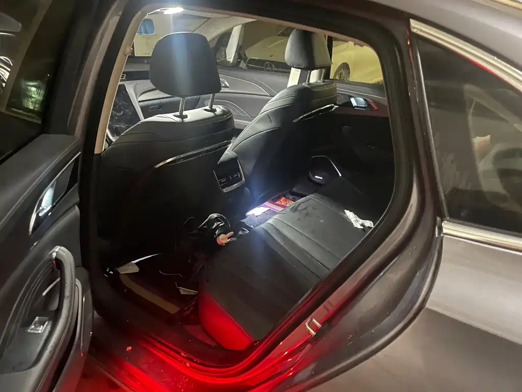 Hongqi H5 1.5 T DCT Connected Flagship Charm