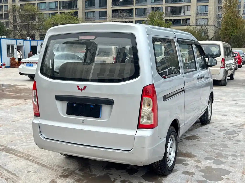 Wuling Rongguang 五菱荣光 2020款 1.2 L S 基本型 国VI