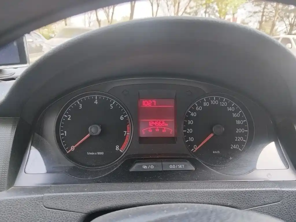 Santana 1.6 L Manual Style