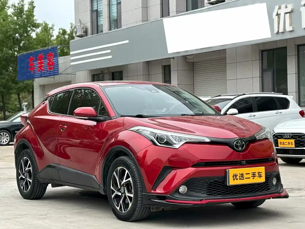 Toyota C-HR 2.0 L Leading