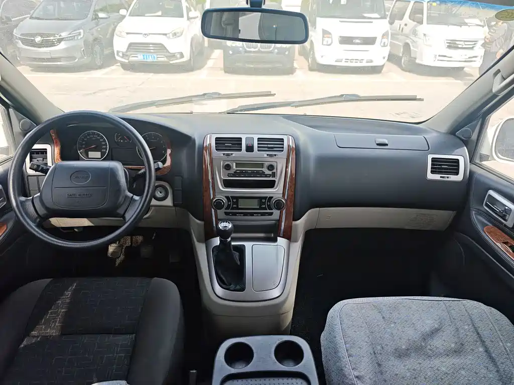 Grace 2.0 L Classic Standard LWB 7 9-seat