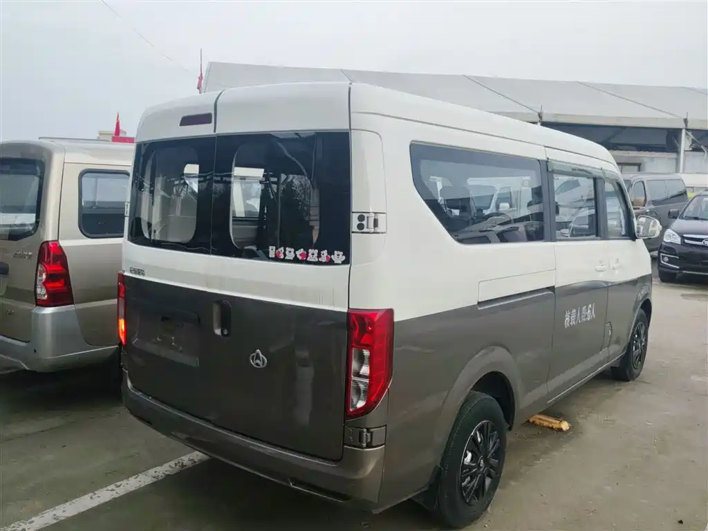 Kuayue Xing V5 跨越星V5 2022款 1.5 L舒适型5-7座客车JL473 QH