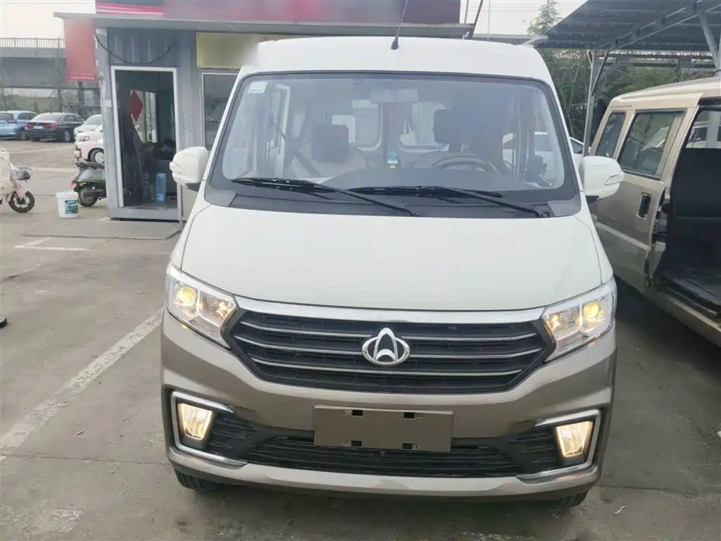 Kuayue Xing V5 跨越星V5 2022款 1.5 L舒适型5-7座客车JL473 QH