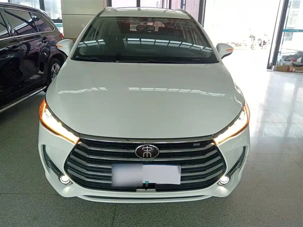 Song MAX 1.5 T Auto Connected Wise Comfort Sunroof 6-seat CN-VI