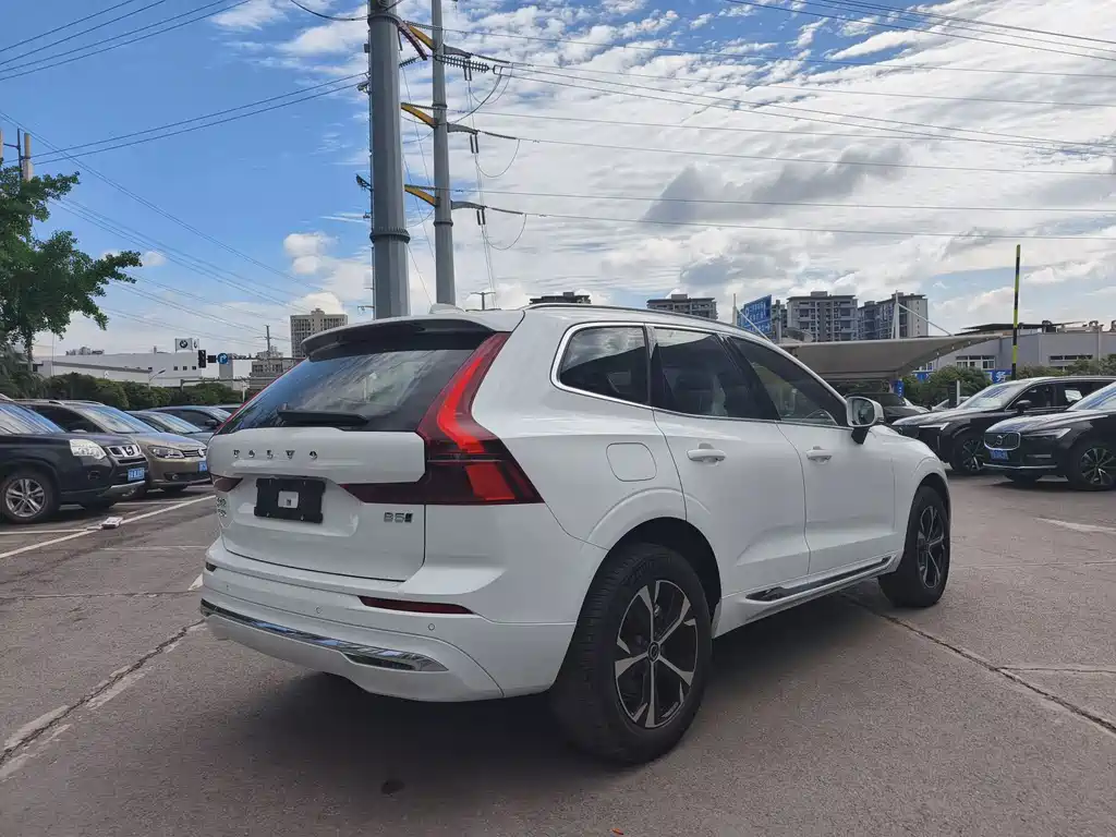 Volvo XC60 B5 4 WD Smart Ease Luxury