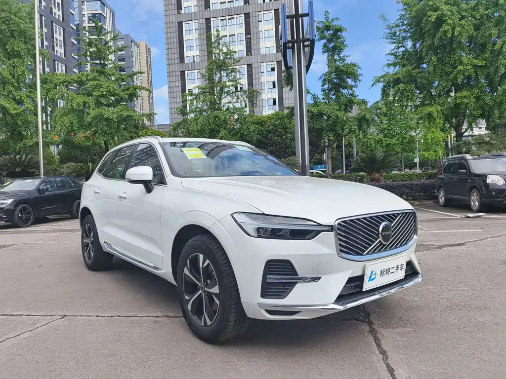 Volvo XC60 B5 4 WD Smart Ease Luxury