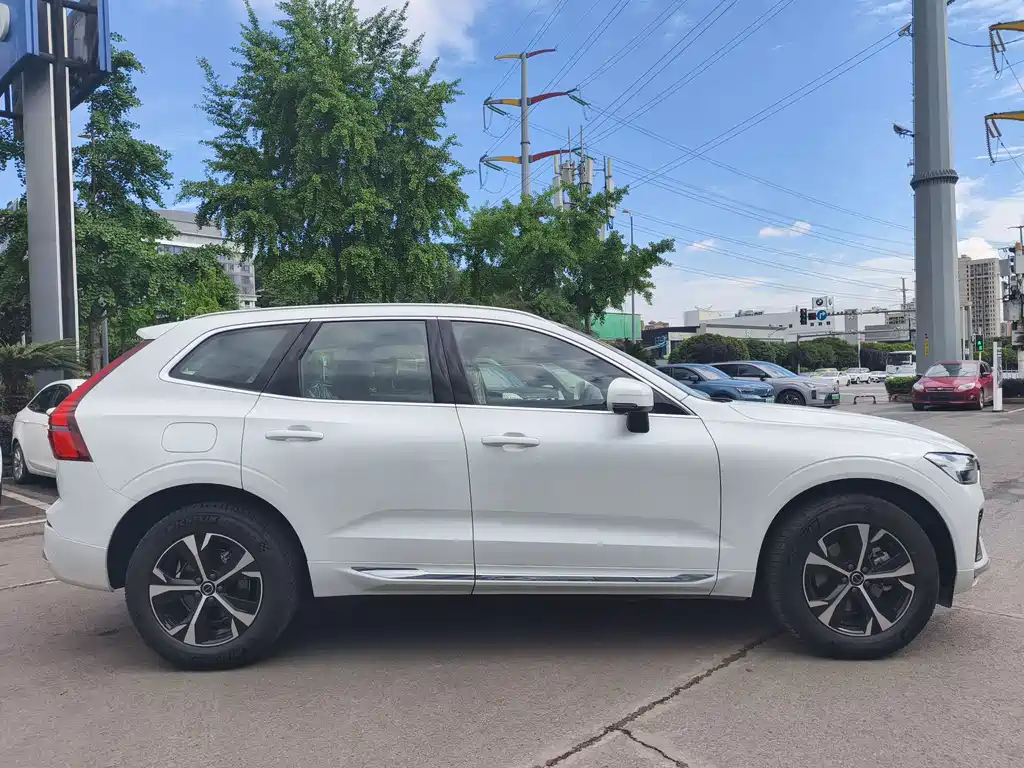 Volvo XC60 B5 4 WD Smart Ease Luxury