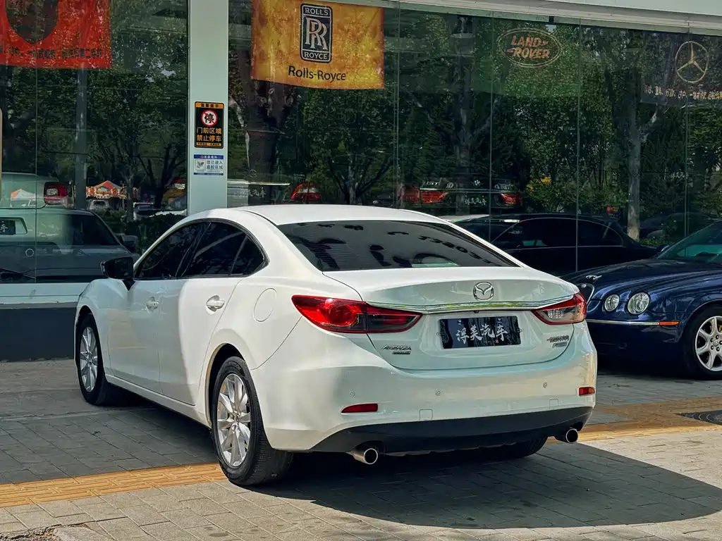 Atenza 2.0 L Blue Sky Luxury