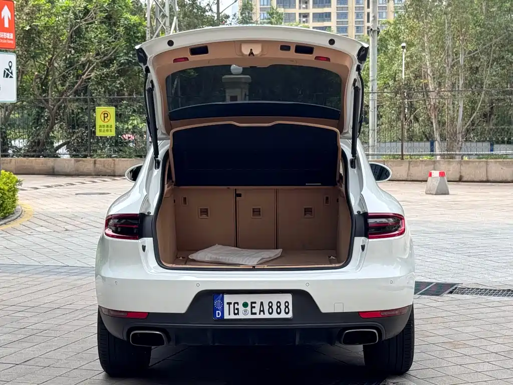 Macan Macan 2.0 T