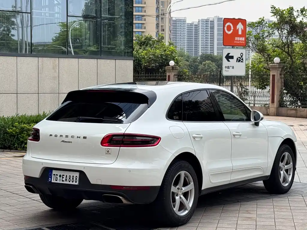 Macan Macan 2.0 T