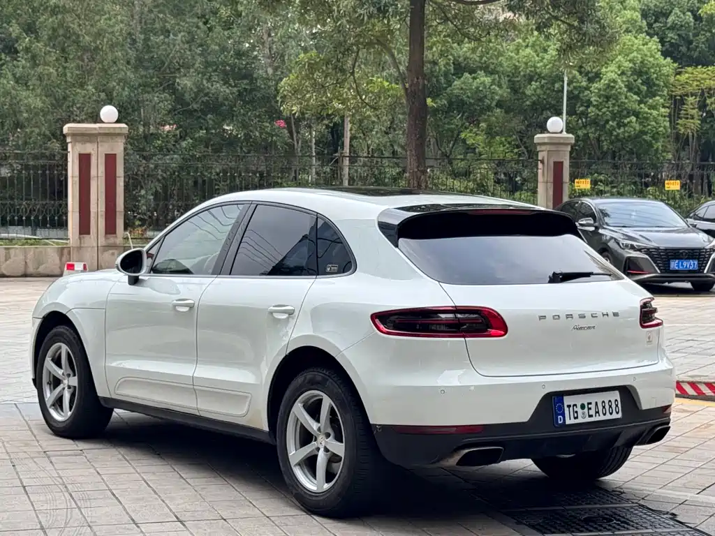 Macan Macan 2.0 T