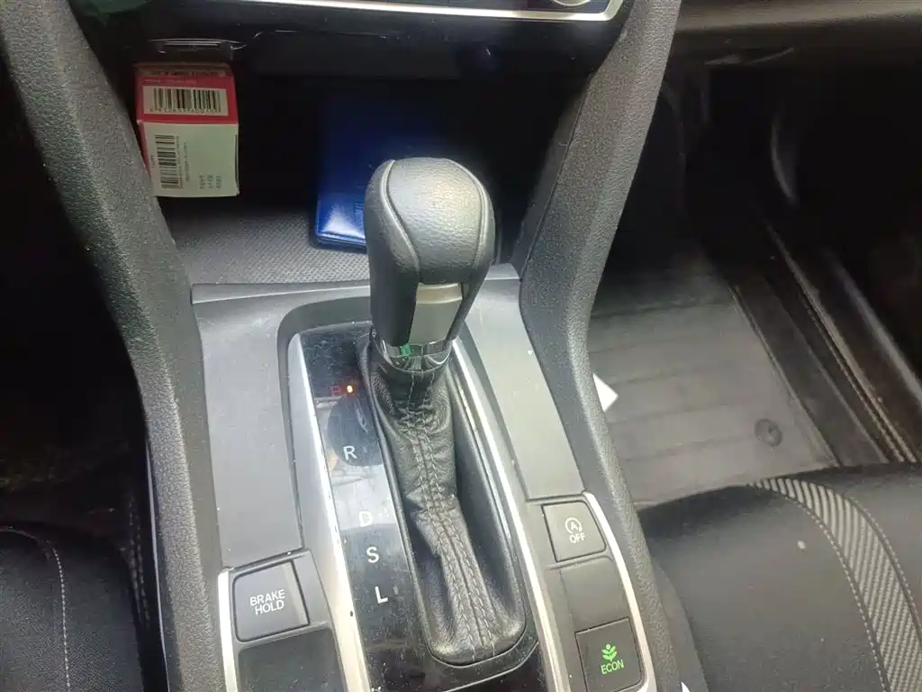 Civic 220 TURBO CVT Luxury