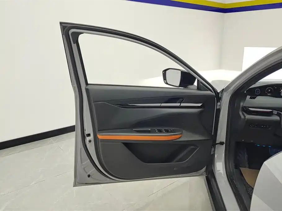 Changan UNI-V 1.5 T Distinguished