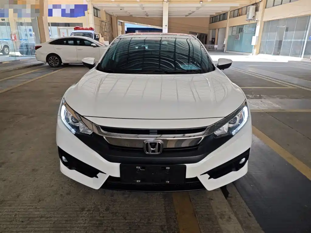 Civic 220 TURBO CVT Luxury