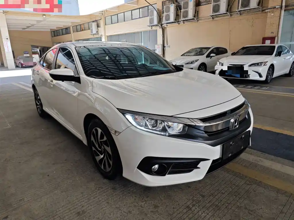 Civic 220 TURBO CVT Luxury