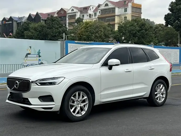 Volvo XC60 T5 4 WD Smart Ease CN-VI