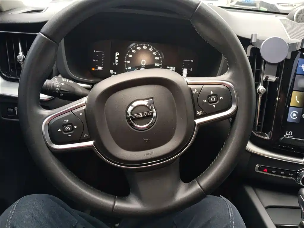 Volvo XC60 T5 4 WD Smart Ease CN-VI