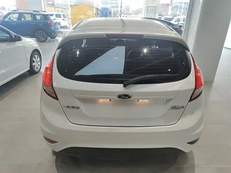 Ford Fiesta Hatchback 1.5 L Auto Fashion