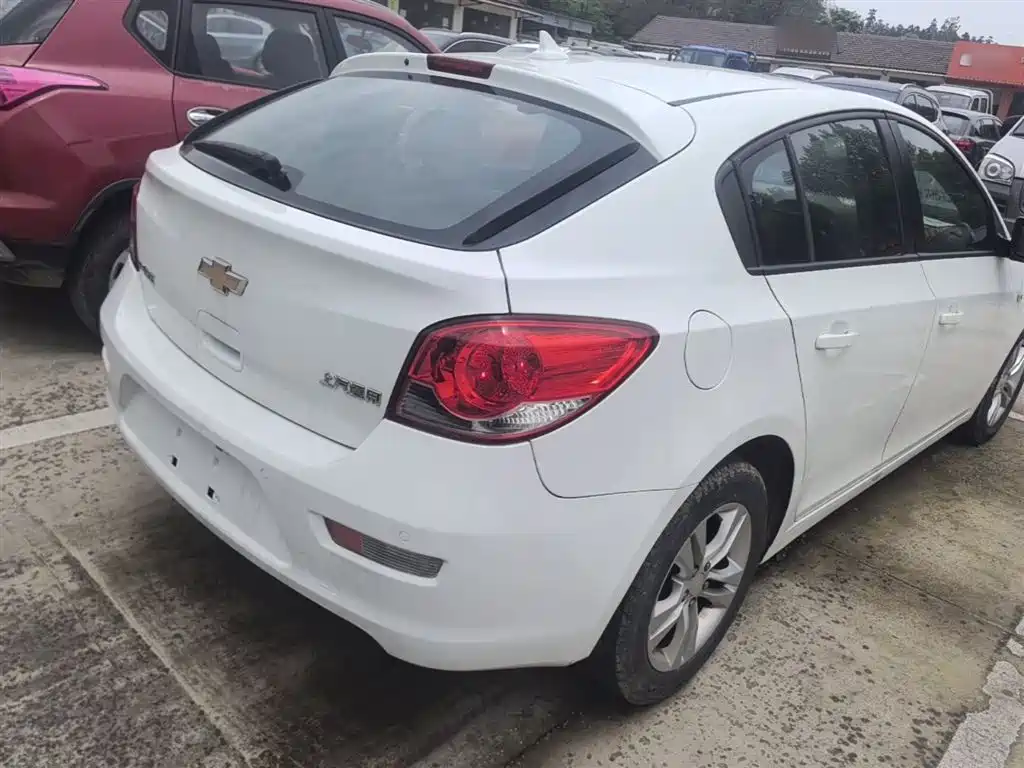 Cruze 科鲁兹 2013款 掀背 1.6 L 手动豪华型