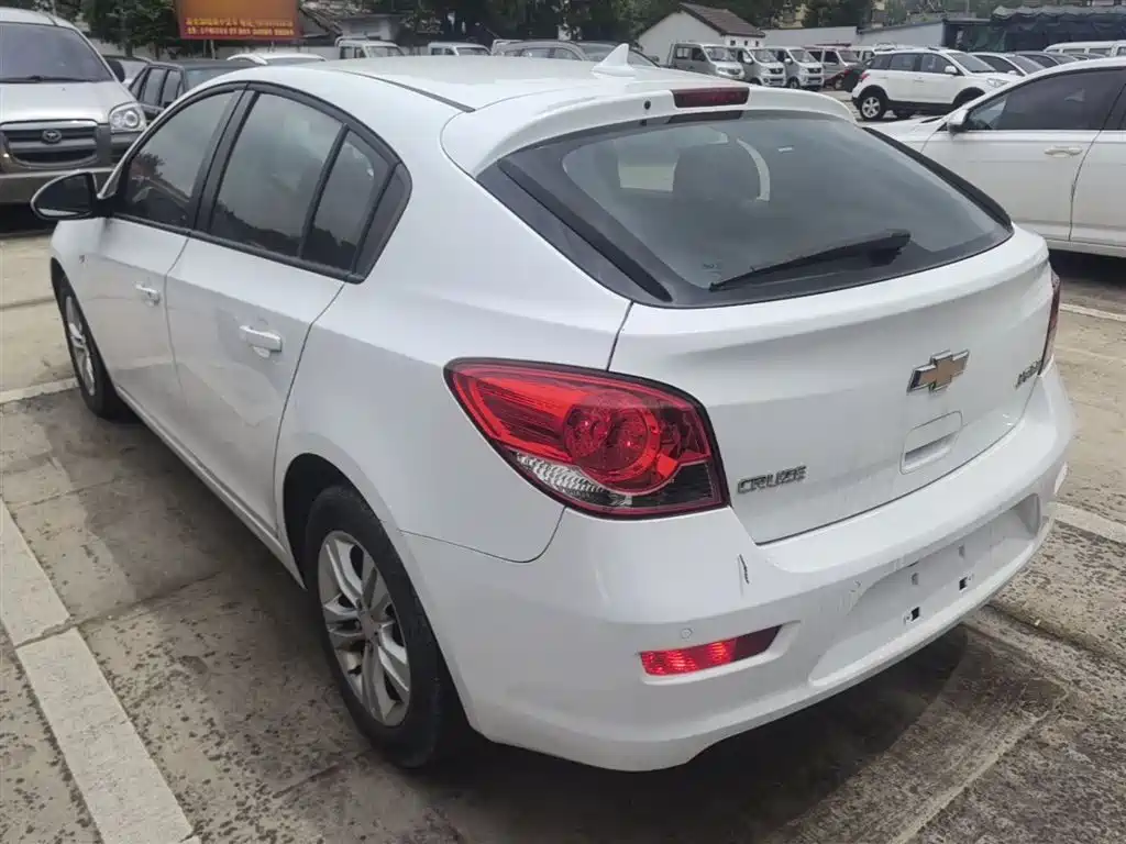 Cruze 科鲁兹 2013款 掀背 1.6 L 手动豪华型
