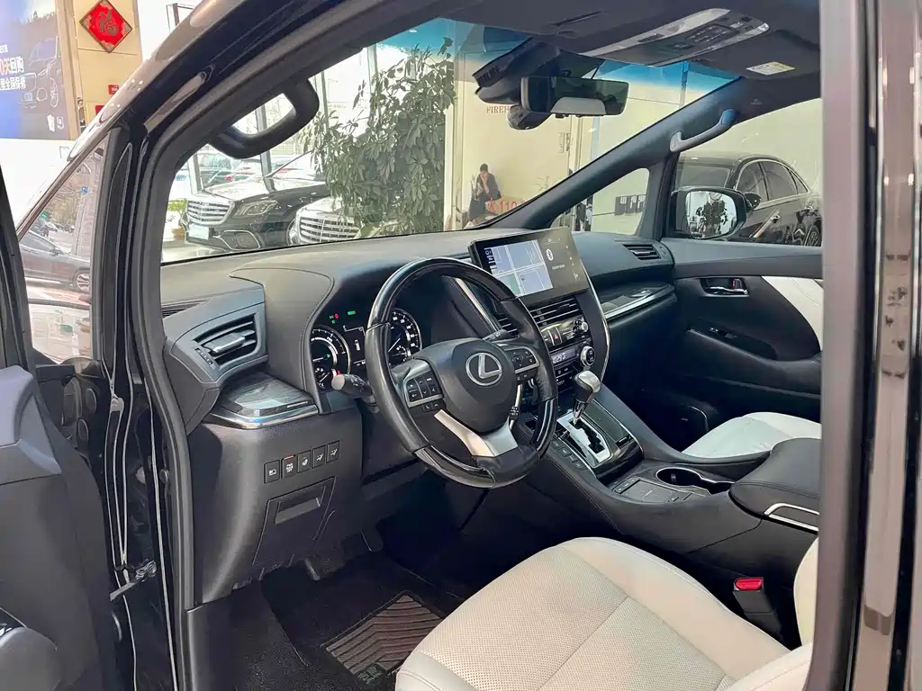 Lexus LM 300 h 7-seat Elegant