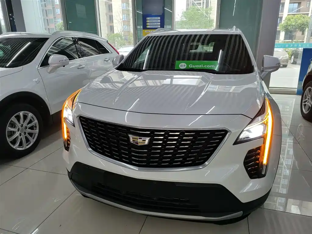 Cadillac XT4 28 T 2 WD Leading