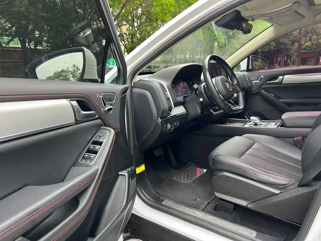 Tang NEV DM 2.0 T Full-time 4 WD Connected Creative Enjoyment 7-seat CN-VI