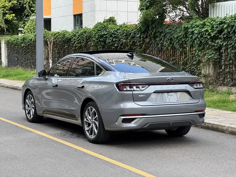 Ford Mondeo EcoBoost 245 Supreme