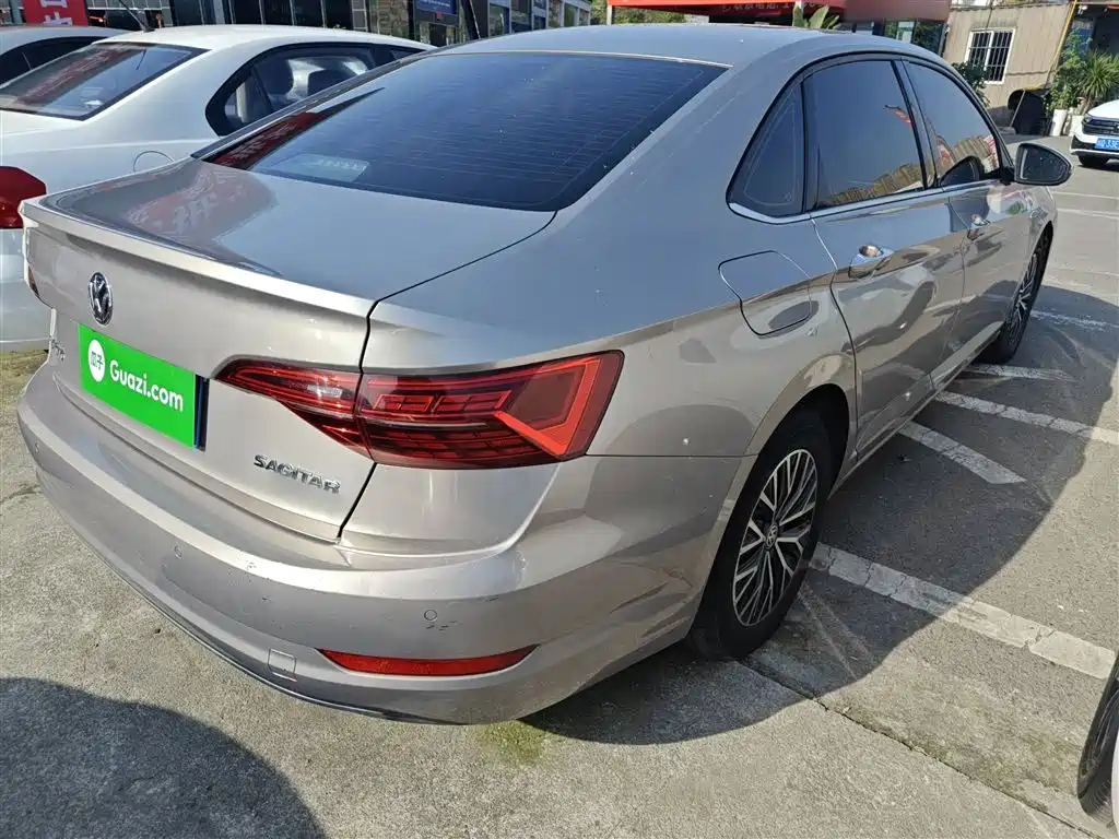 Sagitar 200 TSI DSG Comfort CN-VI