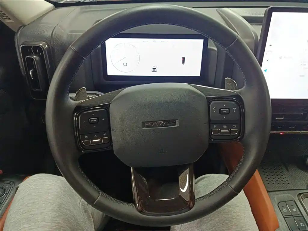 Haval H9 2.0 T Gasoline 4 WD Extreme Realm