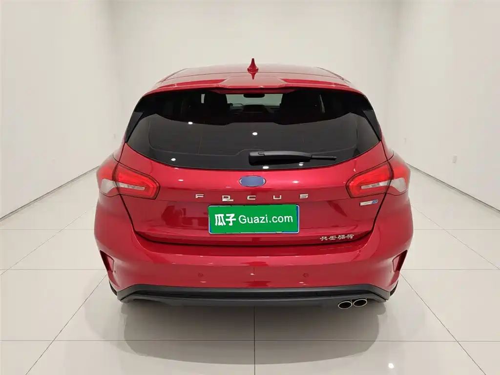 Focus Hatchback EcoBoost 180 Auto Sharp Trend