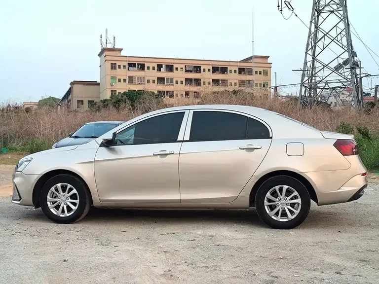 Geely Emgrand UP 1.5 L CVT Comfort