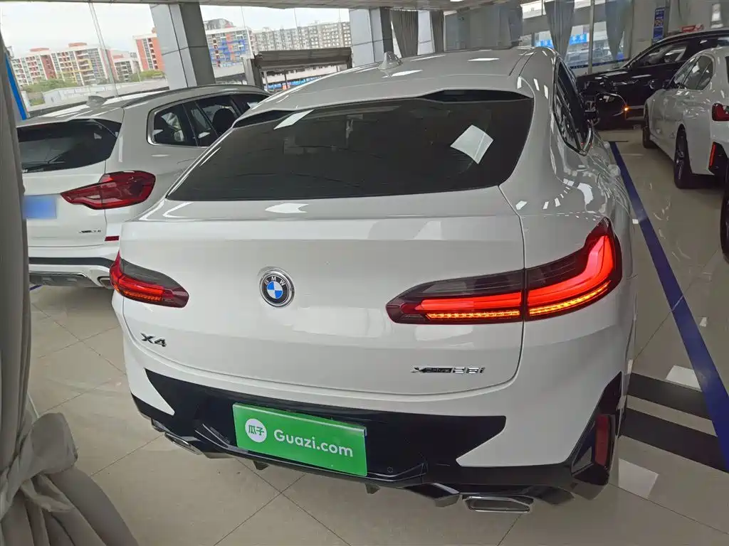 BMW X4 xDrive 25 i M Sport Package