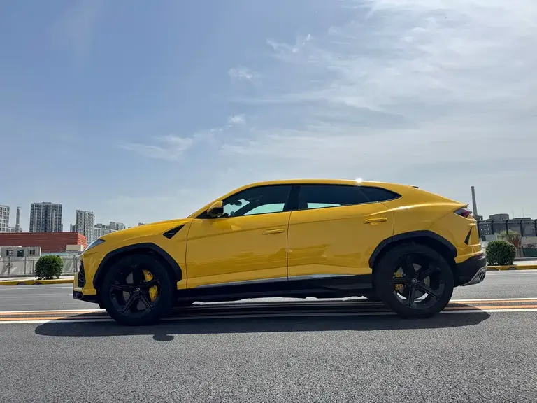 Lamborghini Urus 4.0 T V8