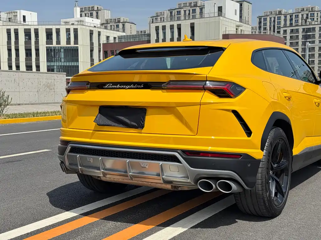 Urus 4.0 T V8