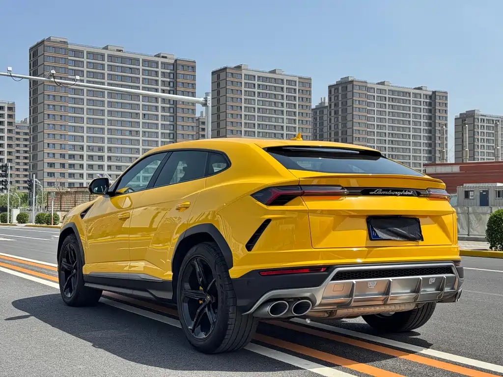 Urus 4.0 T V8