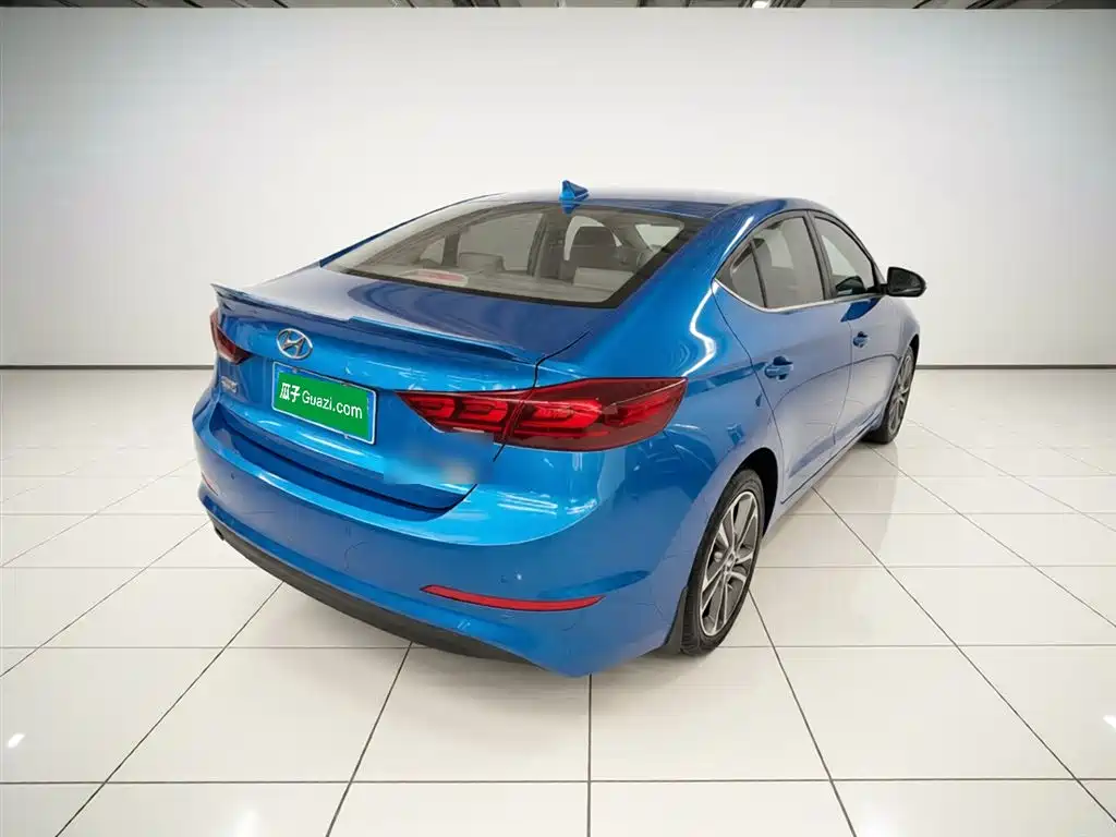 Elantra 1.6 L Auto Smart Dazzle · Elite