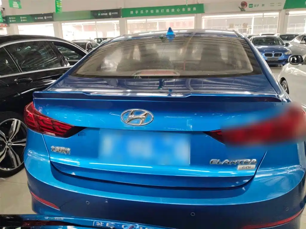 Elantra 1.6 L Auto Smart Dazzle · Elite