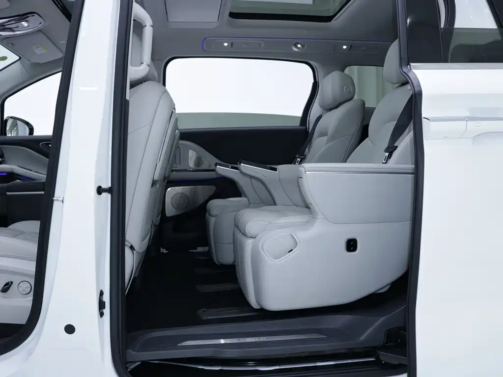 Voyah Dreamer PHEV 4 WD Flagship Kunpeng