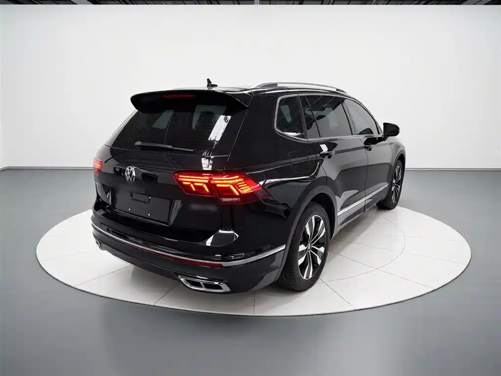 Tiguan L 330 TSI Auto 2 WD R-Line Premium