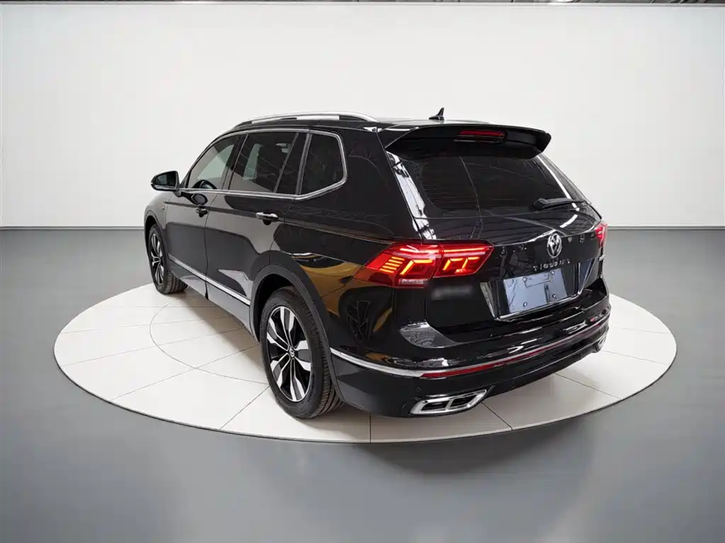 Tiguan L 330 TSI Auto 2 WD R-Line Premium