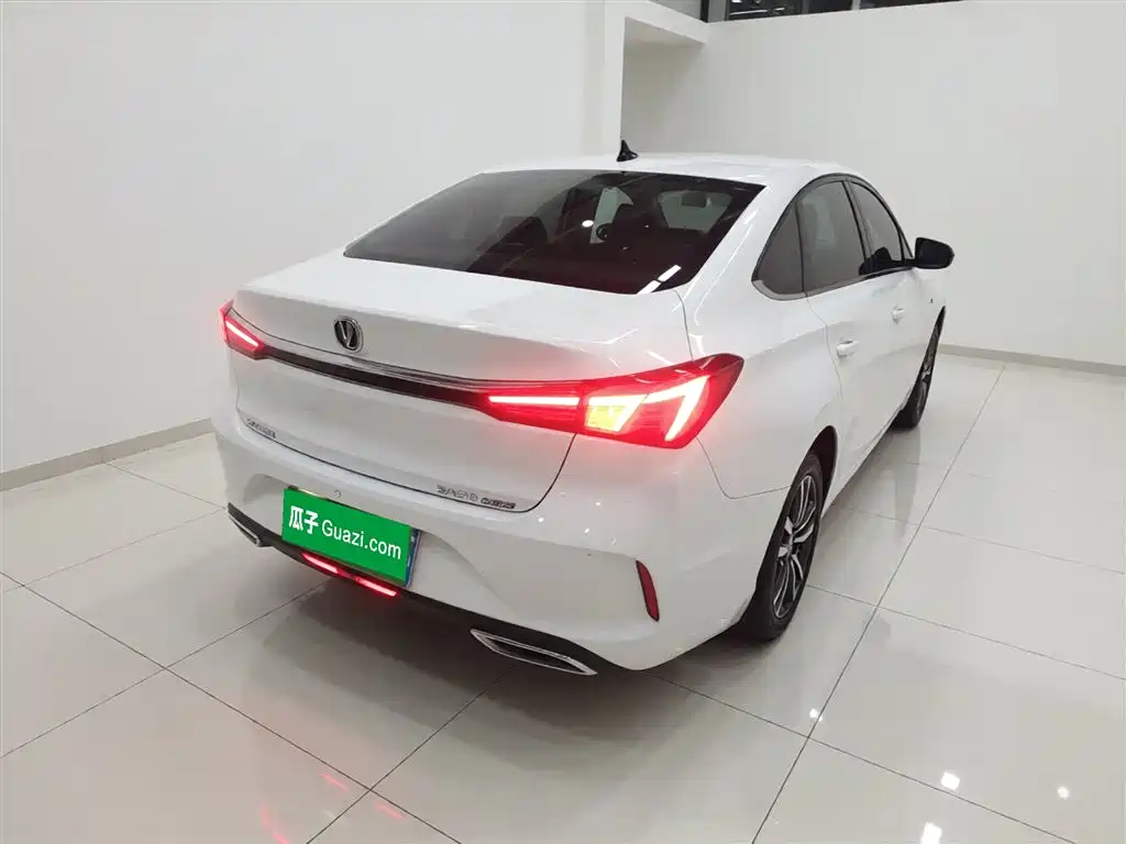 Eado PLUS 1.6 L GDI Manual Luxury
