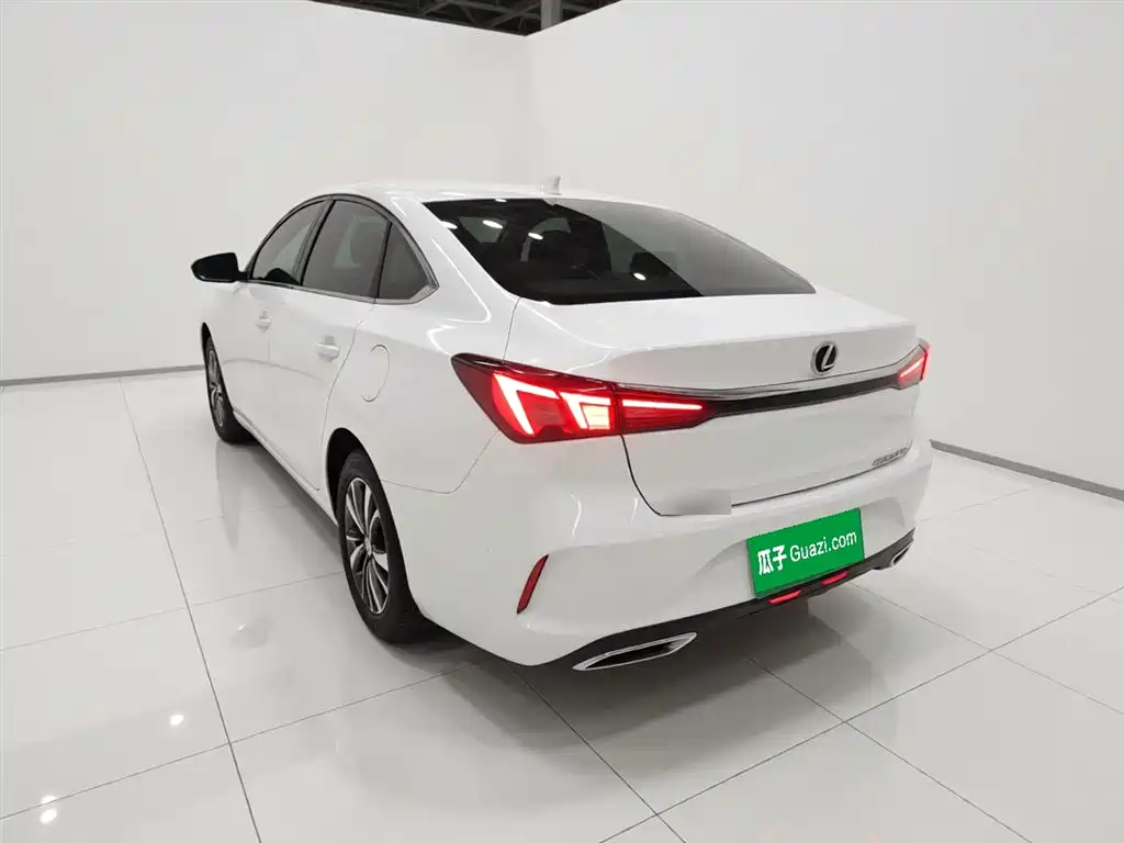 Eado PLUS 1.6 L GDI Manual Luxury