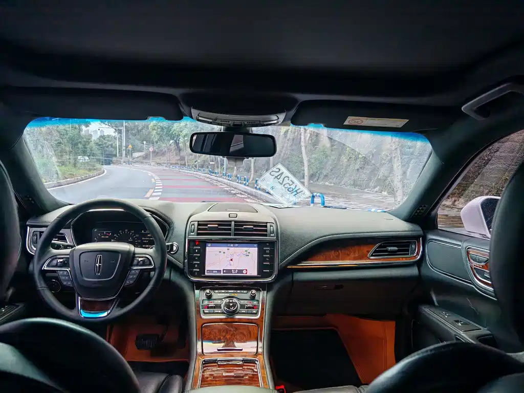 Lincoln Continental 2.0 T 2 WD Premium