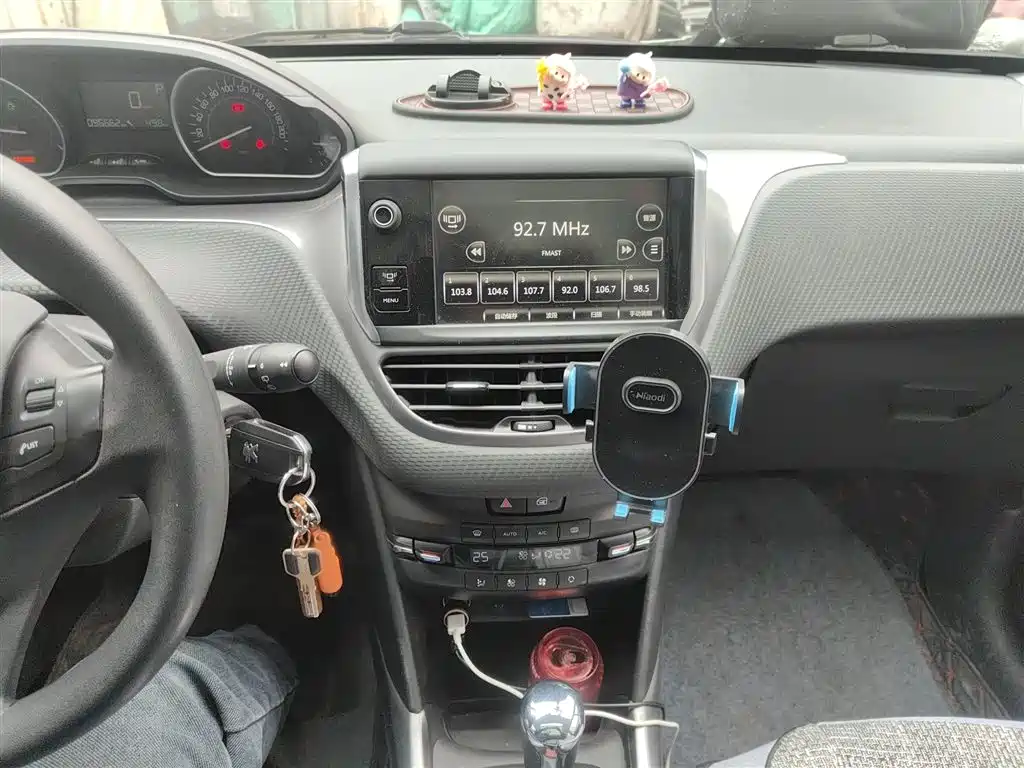 Peugeot 2008 2014 1.6 L Auto Fashion