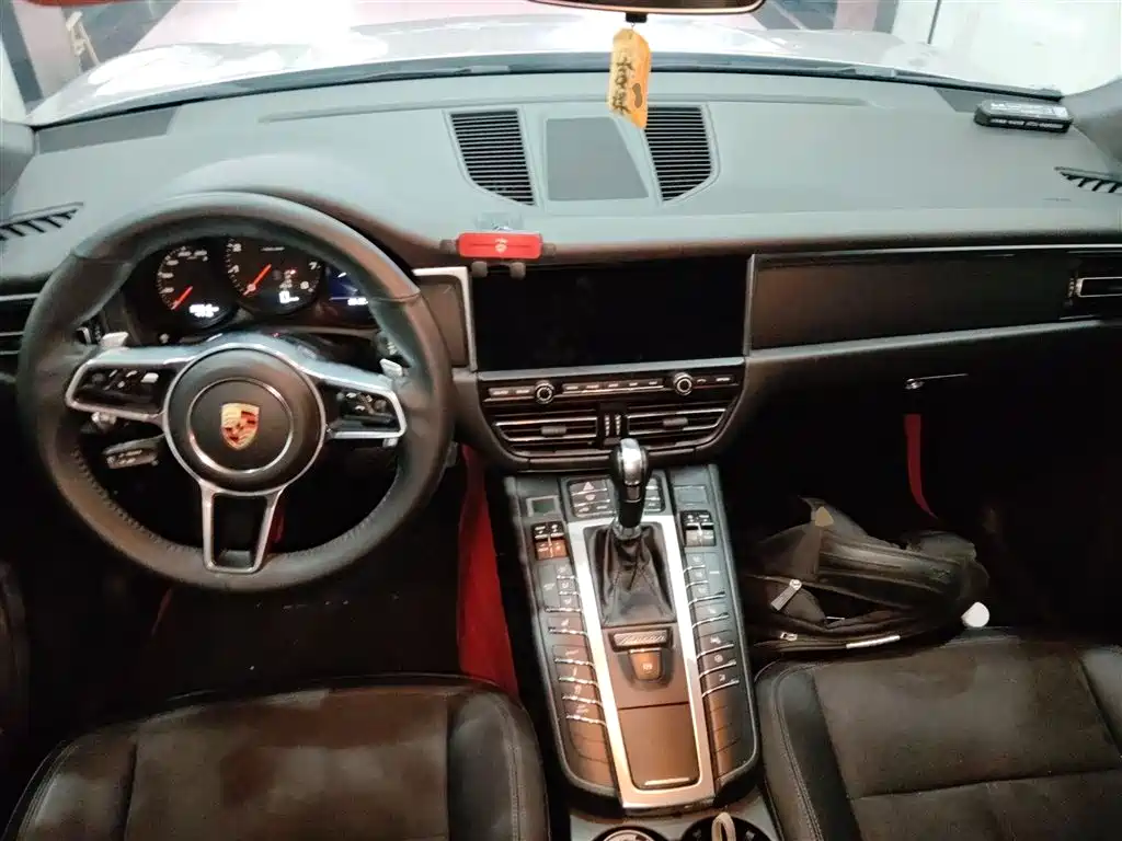 Macan Macan 2.0 T