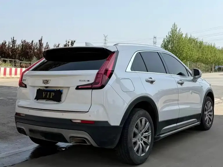 Cadillac XT4 28 T 2 WD Leading