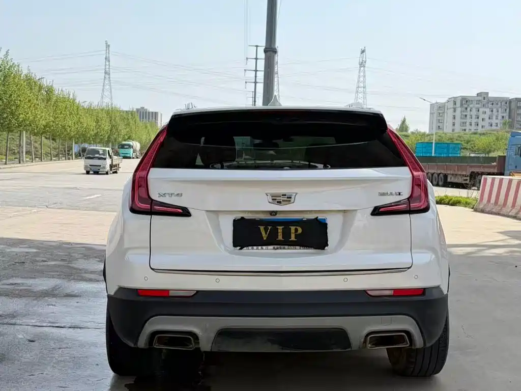 Cadillac XT4 28 T 2 WD Leading