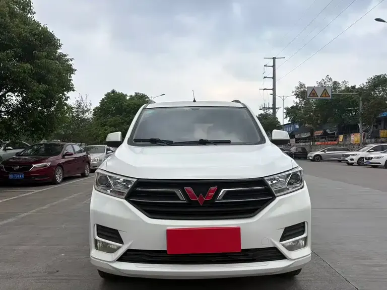 Wuling Hongguang 1.5 L S Standard L2 B