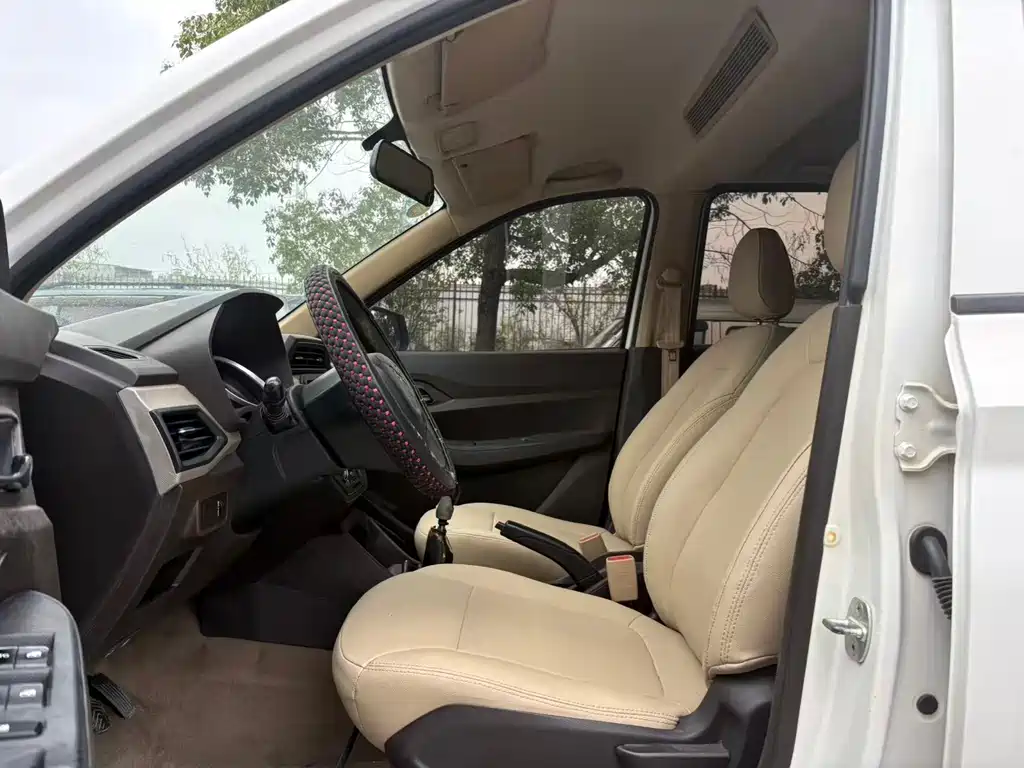 Wuling Hongguang 1.5 L S Standard L2 B
